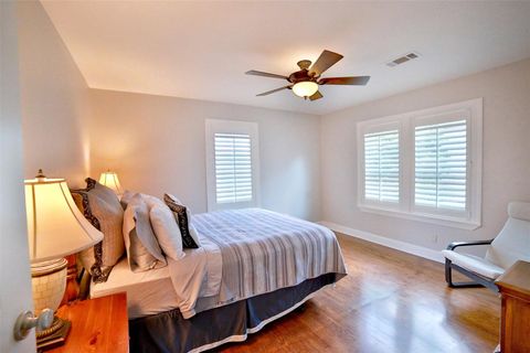 Tiny photo for 2625 Peckham Street Street, Houston, TX 77098 (MLS # 33454478)