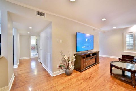 Tiny photo for 2625 Peckham Street Street, Houston, TX 77098 (MLS # 33454478)