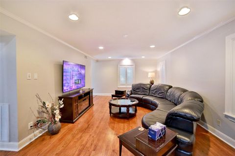 Tiny photo for 2625 Peckham Street Street, Houston, TX 77098 (MLS # 33454478)