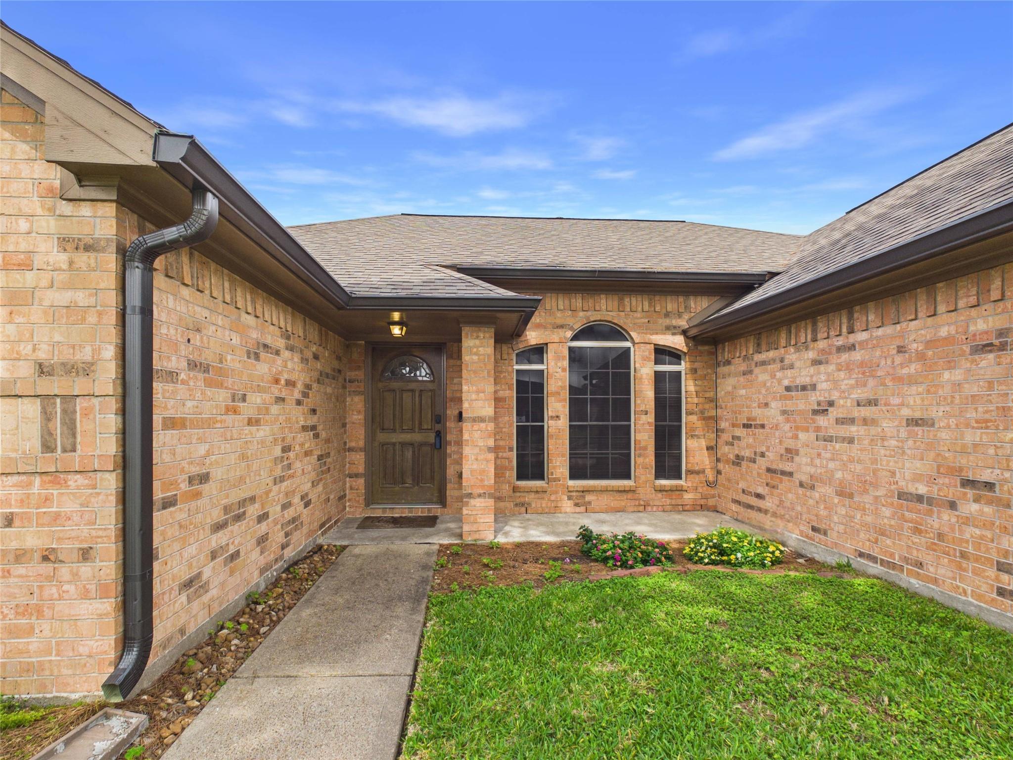 1105 Glencrest Drive