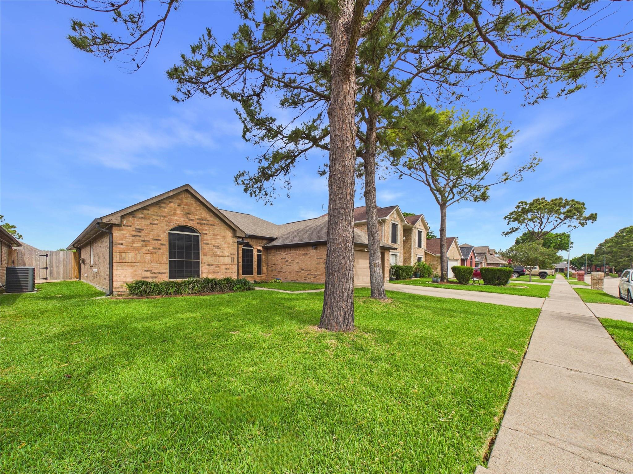 1105 Glencrest Drive