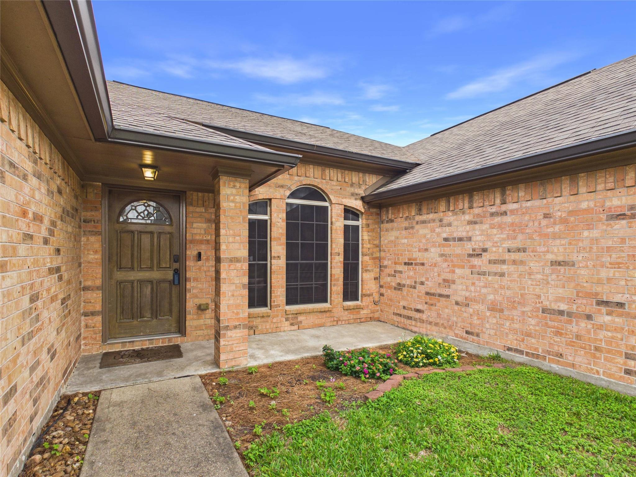 1105 Glencrest Drive