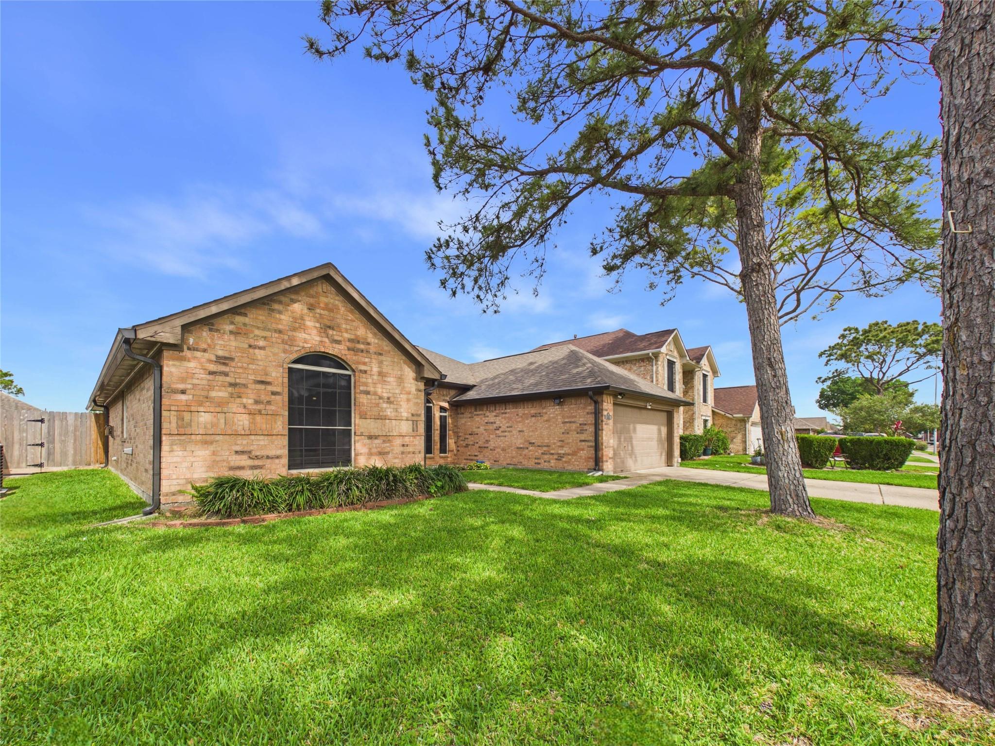 1105 Glencrest Drive