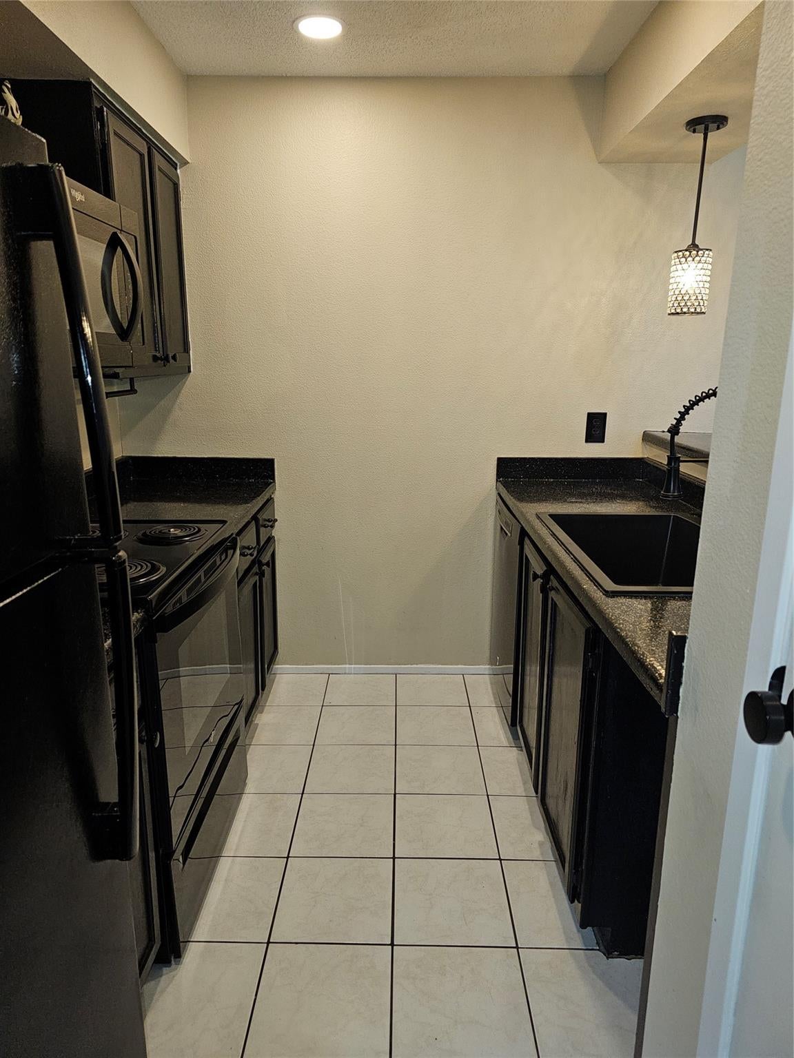 3900 Aspen Drive B201