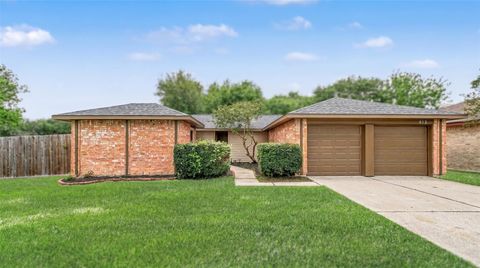 Photo of 613 Dixie Drive, League City, TX 77573 (MLS # 26464310)
