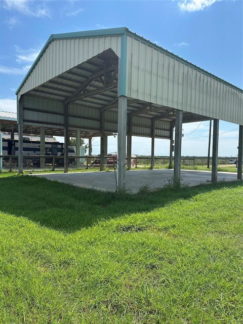 Photo of 579 County Road 299, Sargent, TX 77414 (MLS # 54767239) Photo of 579 County Road 299, Sargent, TX 77414 (MLS # 54767239)