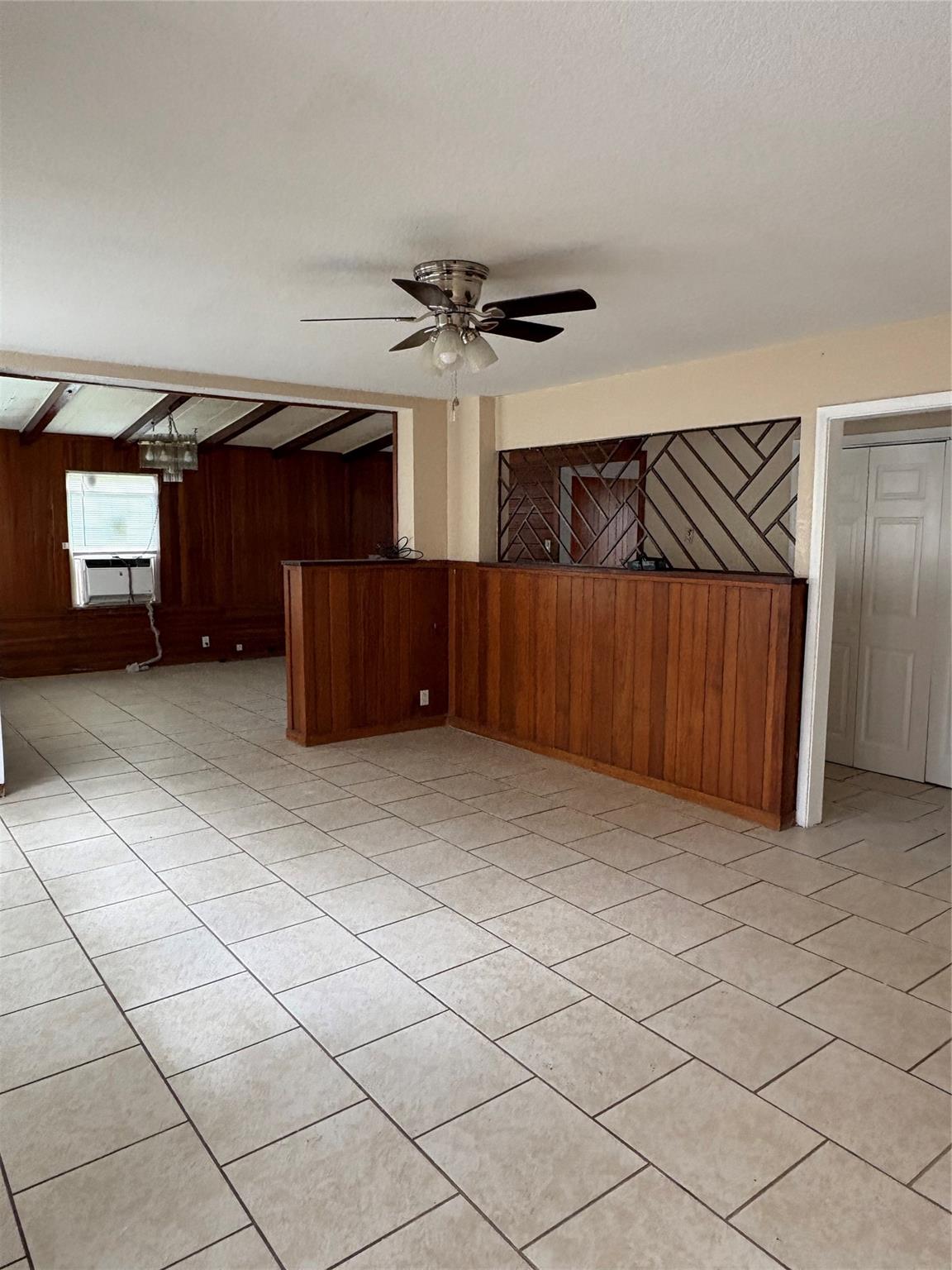 1622 W 9th Street