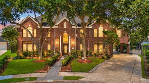 Photo of 16 Fosters Court, Sugar Land, TX 77479 (MLS # 64822378)