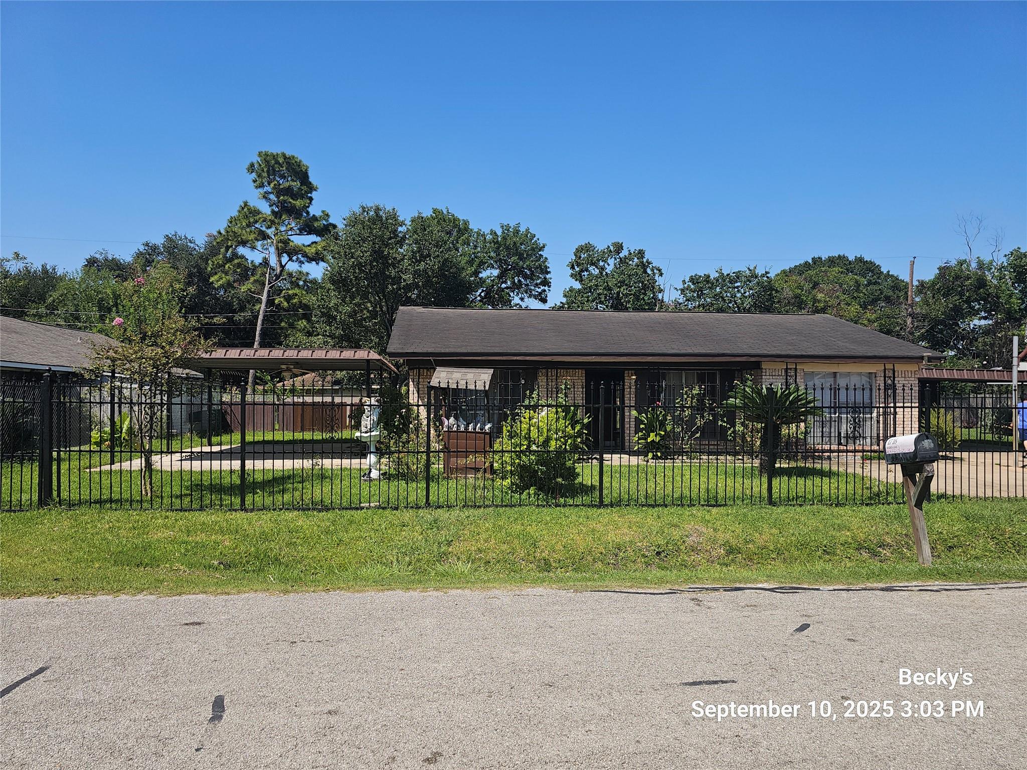 1716 Maiden Lane