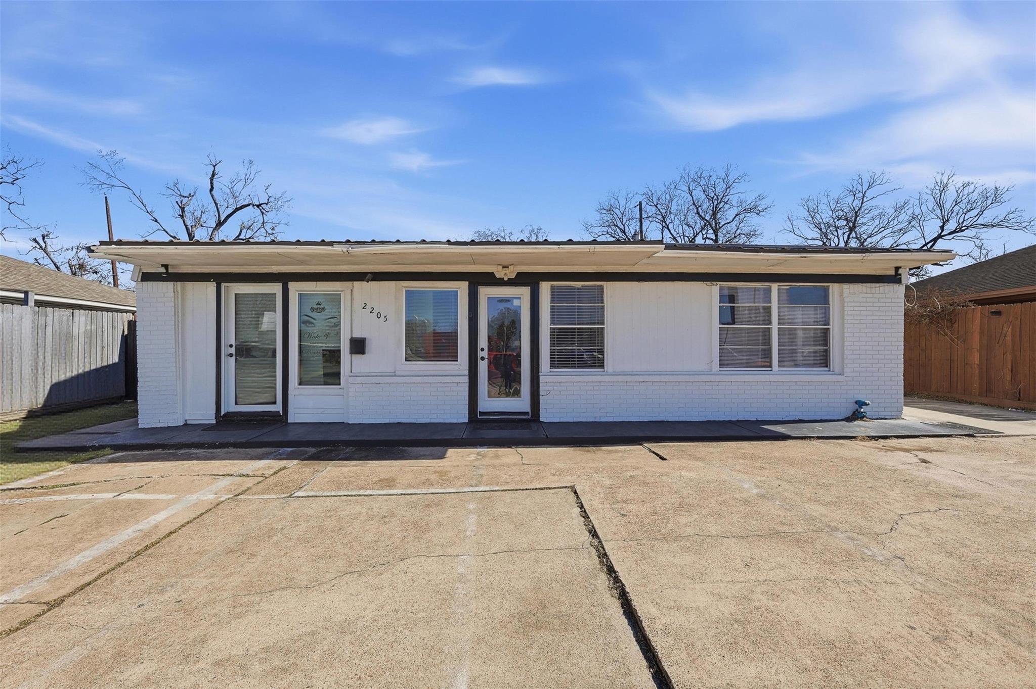 2205 Strawberry Road