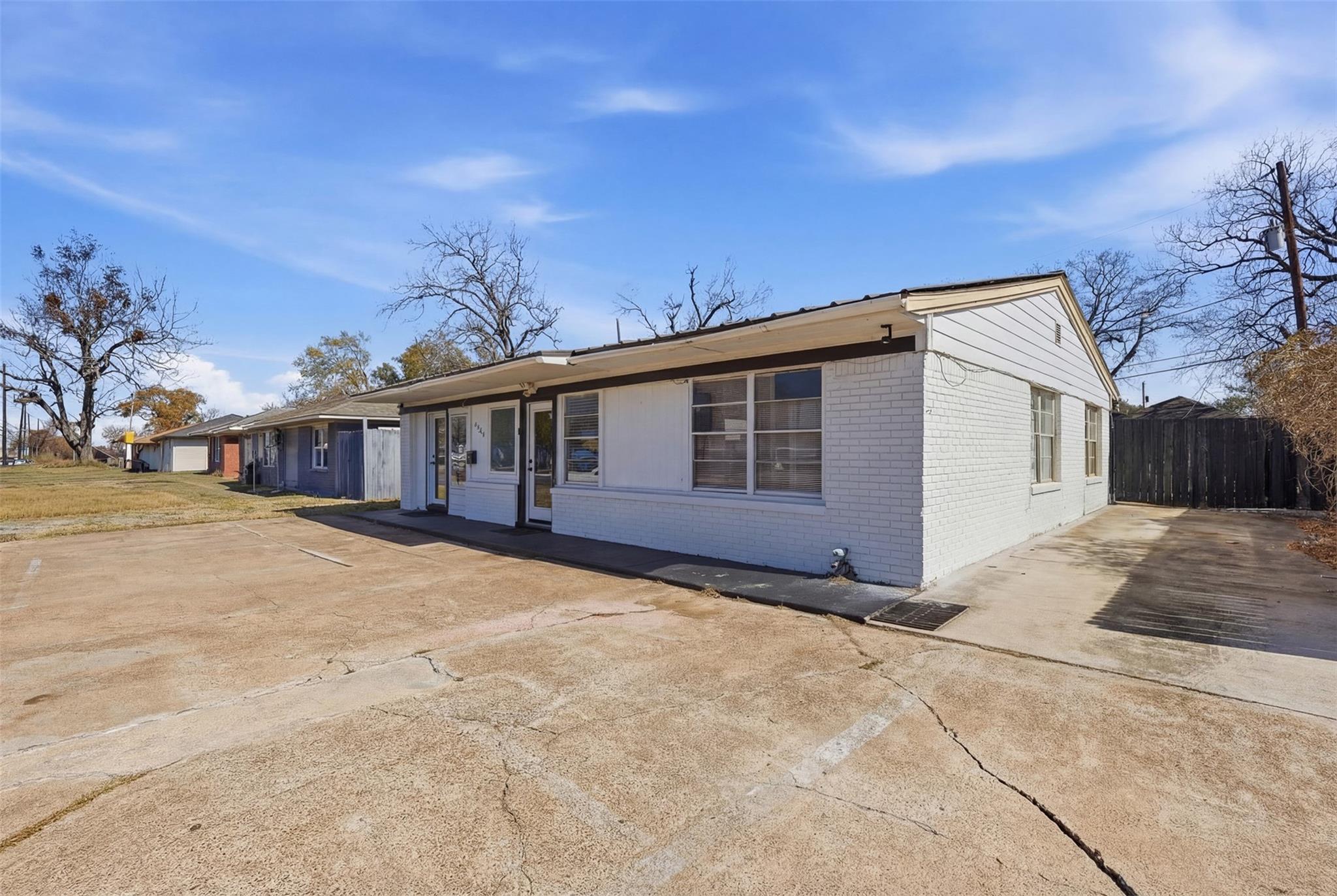 2205 Strawberry Road