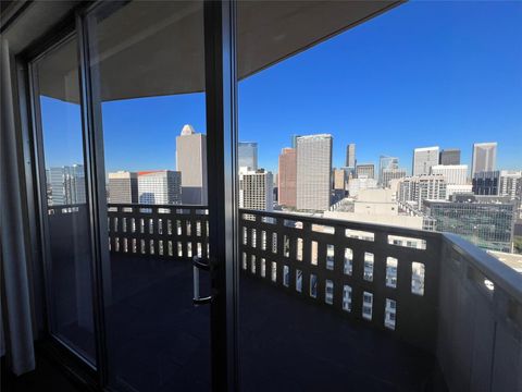 Condo For Sale - 2016 Main Street #2405<br/> Houston, TX 77002
