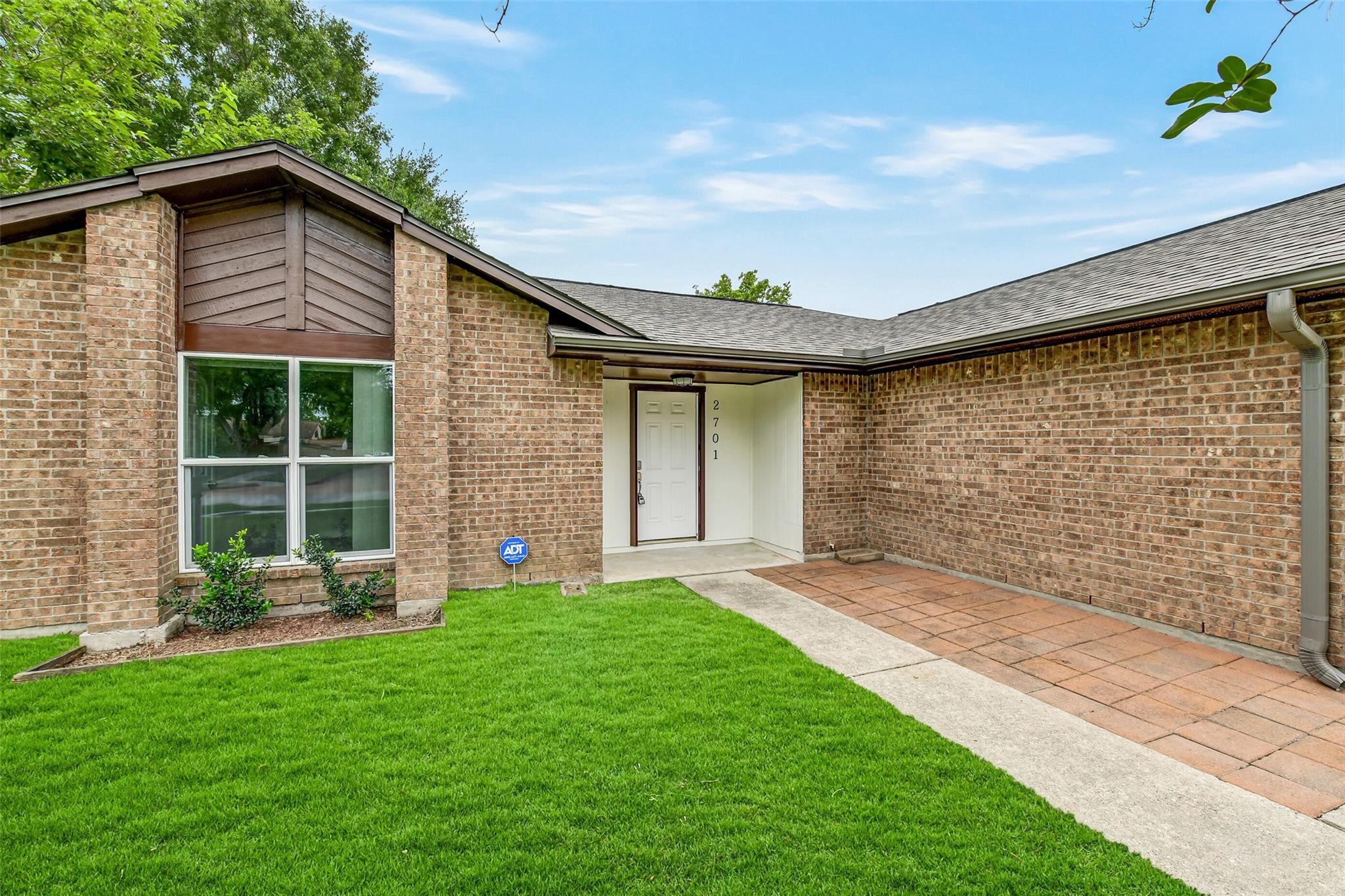 2701 Knoxville Drive