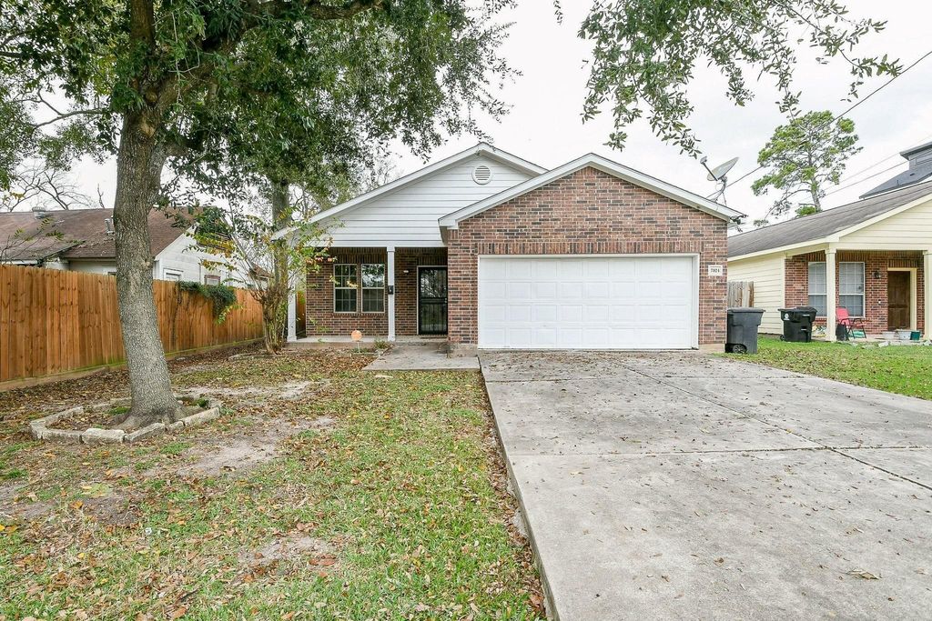 Photo of 7024 Eastwood Street, Houston, TX 77021 (MLS # 80925940)