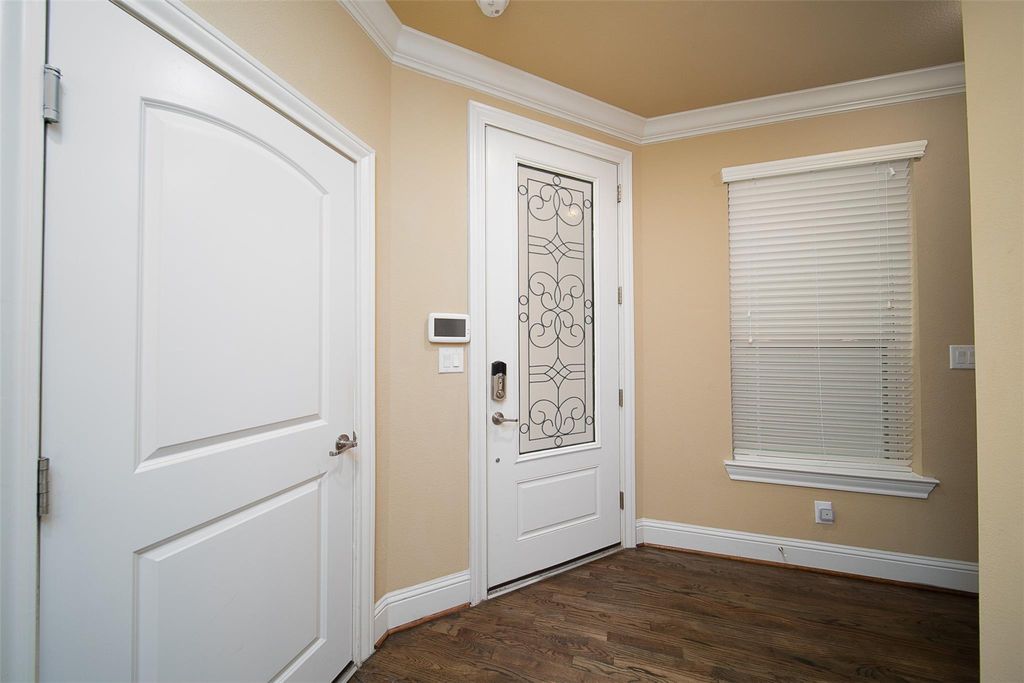 Photo of 1231 Creekside Acres Court, Houston, TX 77008 (MLS # 82604237)