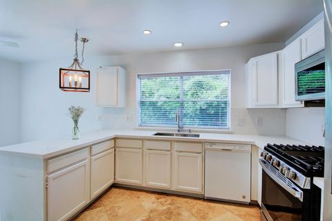 Tiny photo for 10 Indian Sage, The Woodlands, TX 77381 (MLS # 50368109)