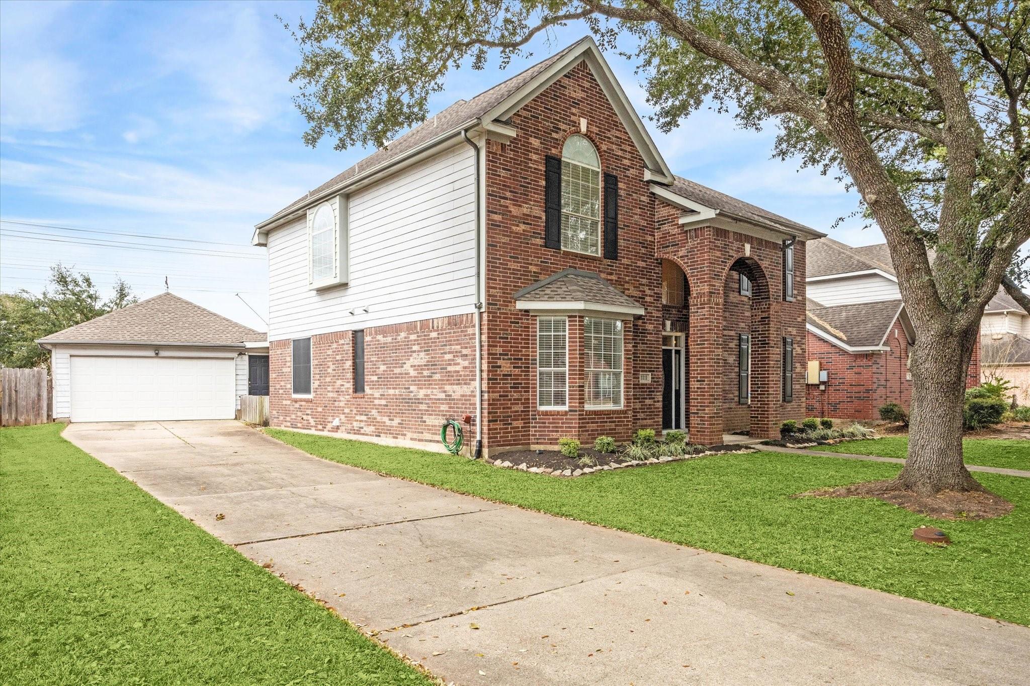 2212 Golden Sails Drive