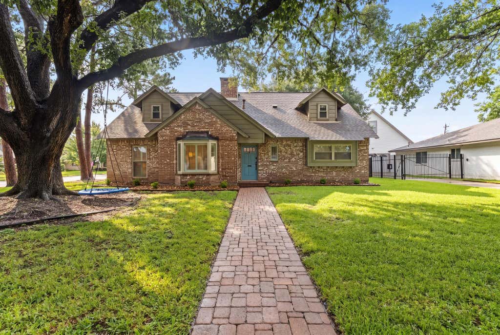 Photo of 10738 Cedar Creek Drive, Houston, TX 77042 (MLS # 32337453)