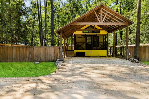 Photo of 709 Alta Vista Drive, Livingston, TX 77351 (MLS # 89095270)