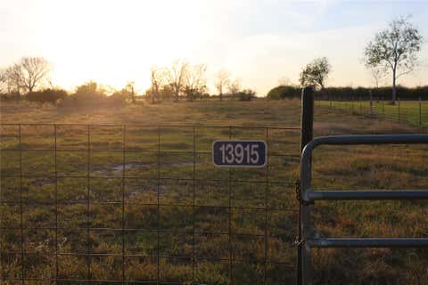 Vacant Land For Sale - 13915 Schmidt Road<br/> Hempstead, TX 77445