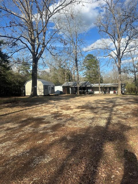 493 Lattimer Livingston TX 77351