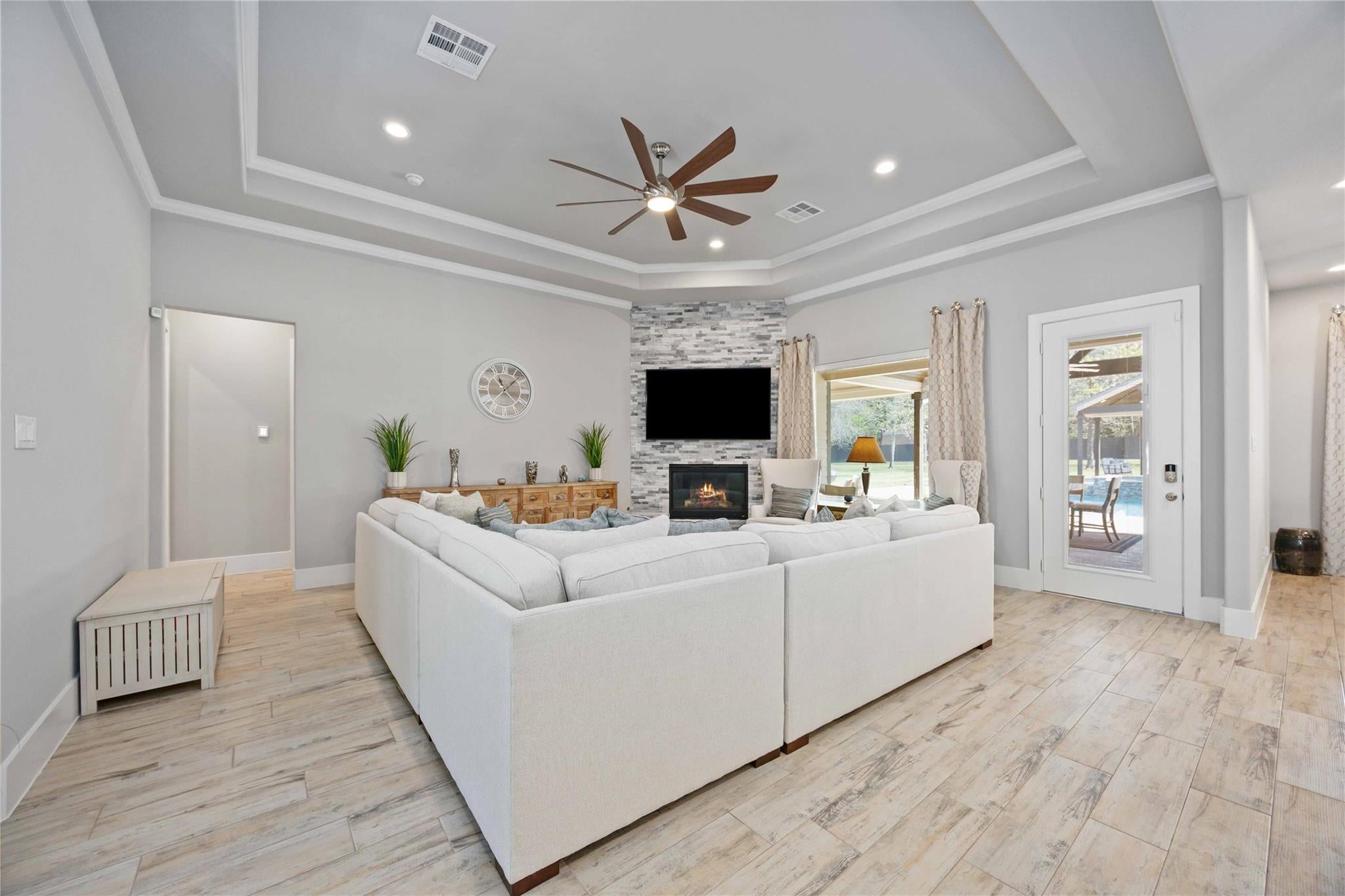 33510 Walnut Xing