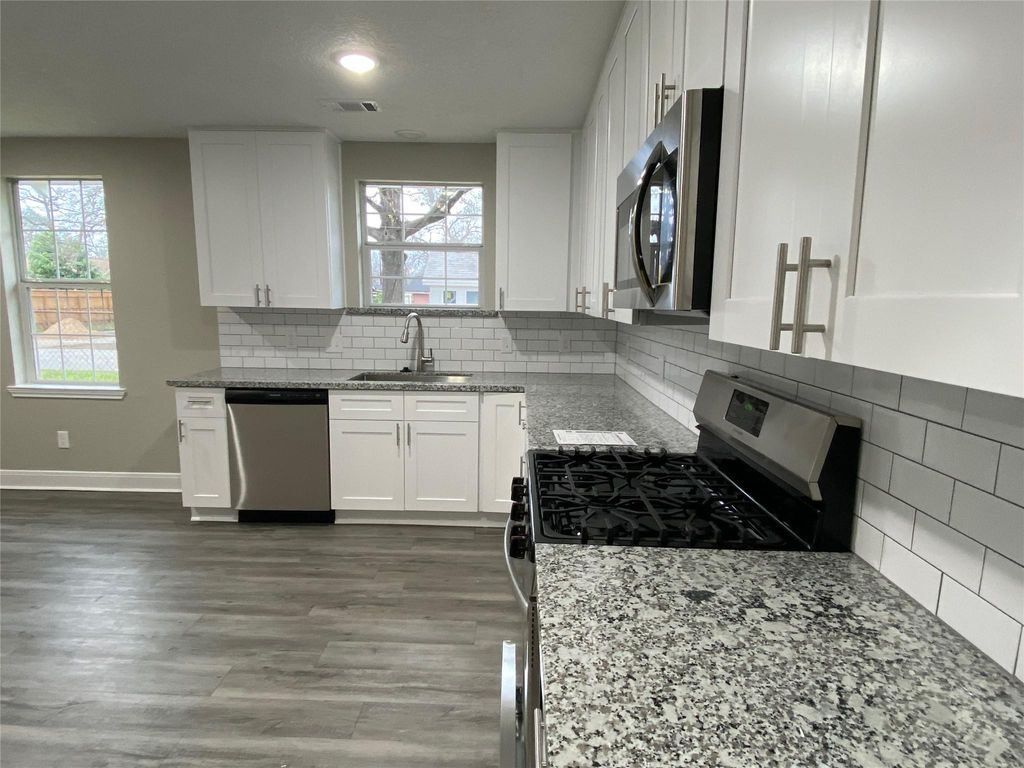 Photo of 602 Majestic Street, Houston, TX 77020 (MLS # 92272742)