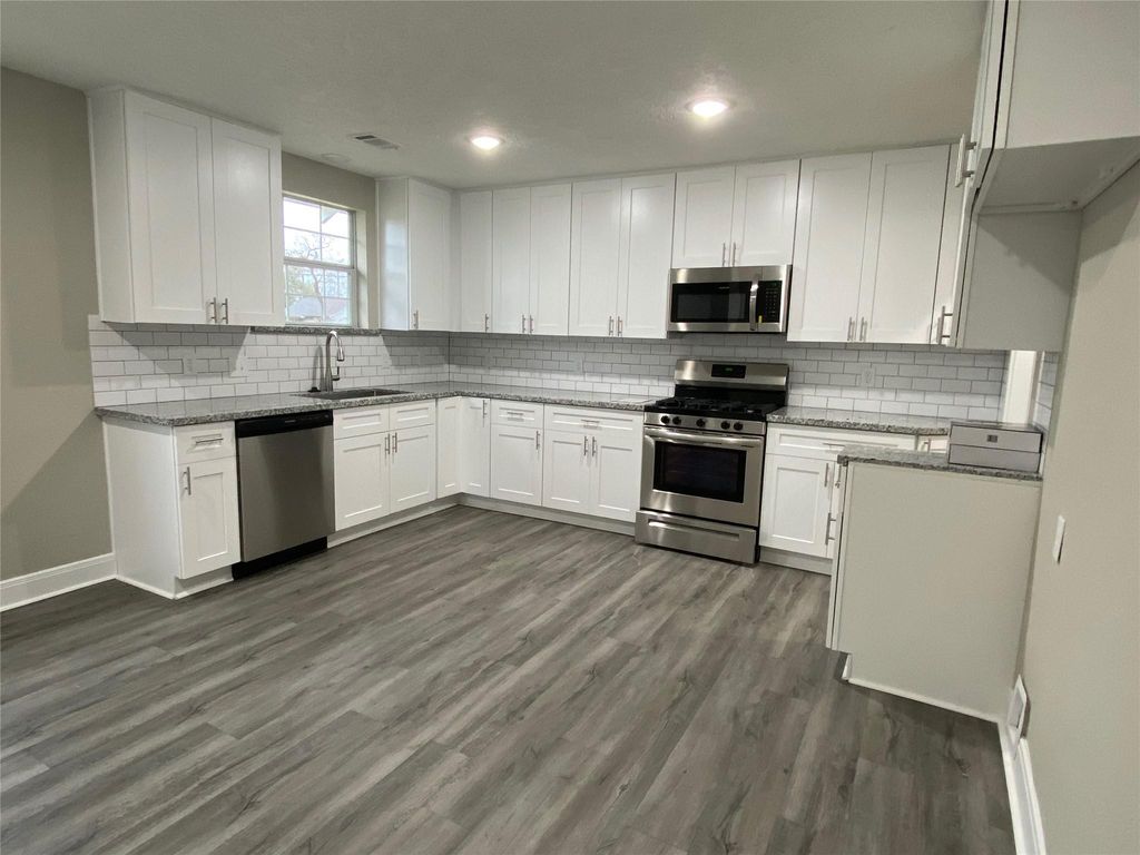 Photo of 602 Majestic Street, Houston, TX 77020 (MLS # 92272742)