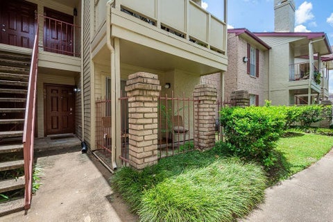Photo of 2120 El Paseo Street #603, Houston, TX 77054 (MLS # 22454068)