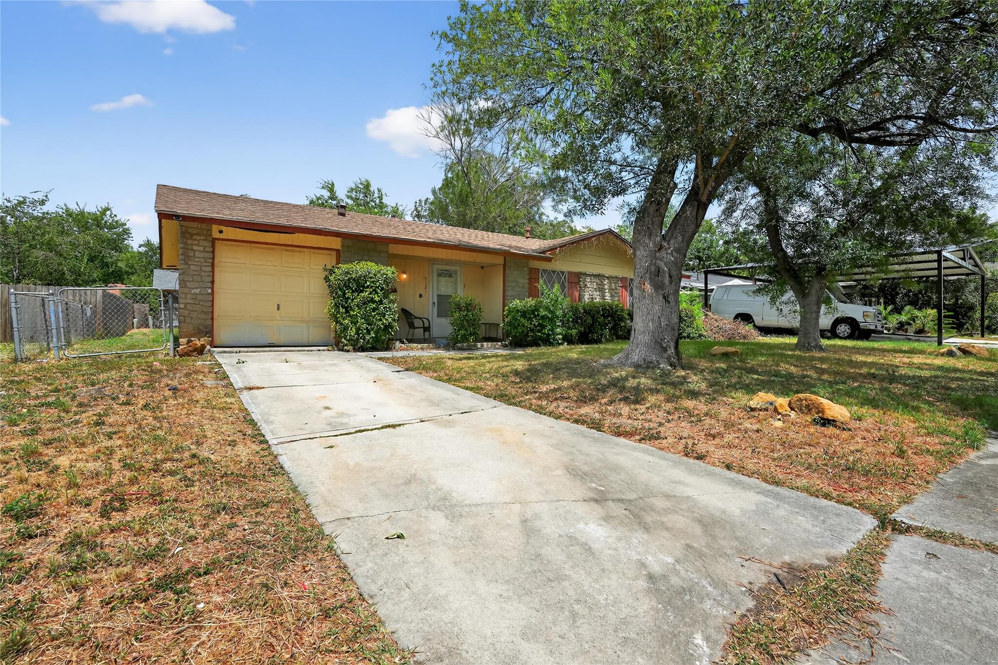 7207 Glen Point