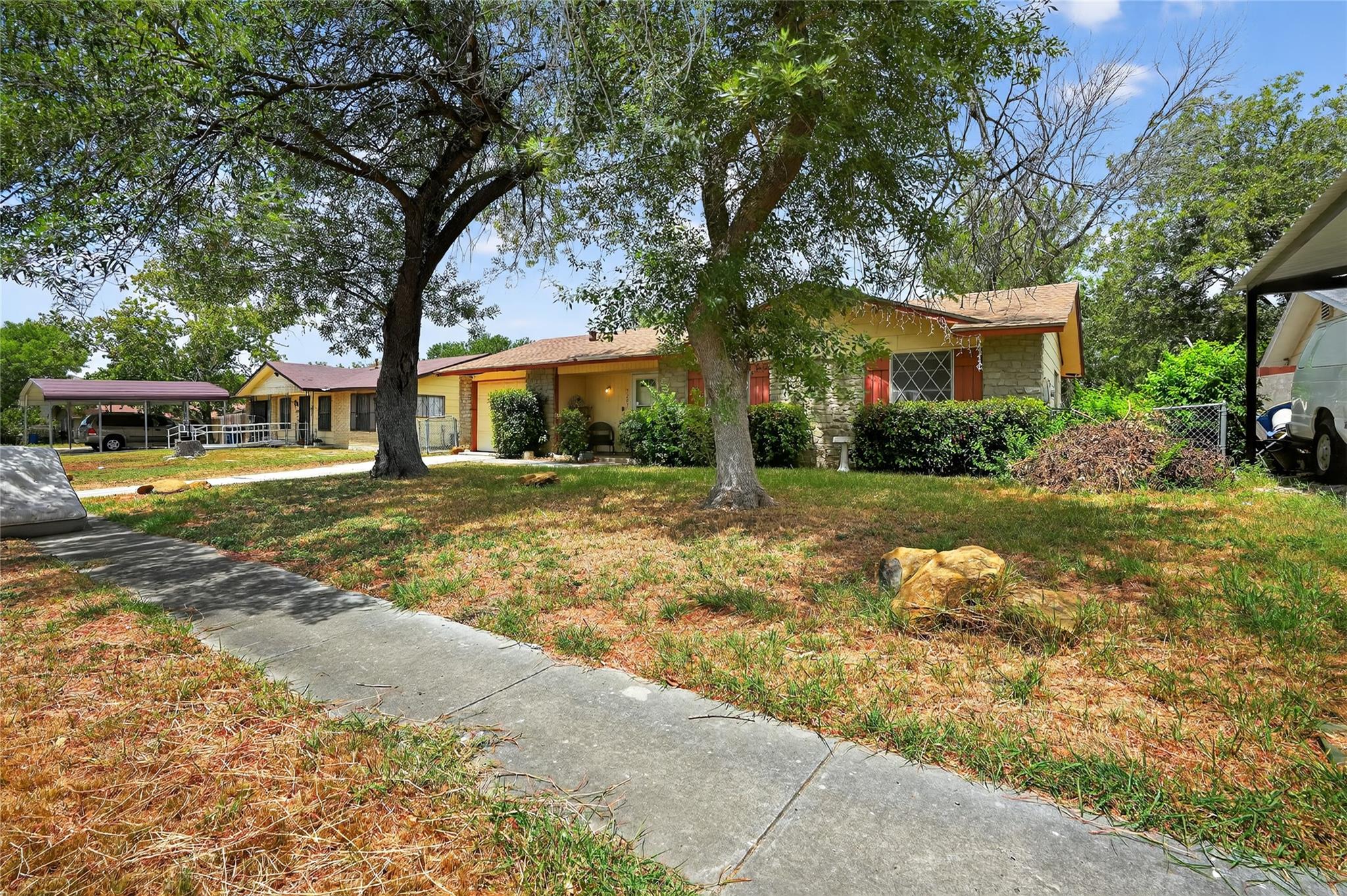 7207 Glen Point