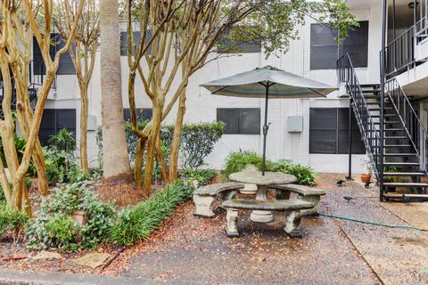 Photo of 1645 W Main Street #13, Houston, TX 77006 (MLS # 83394688)