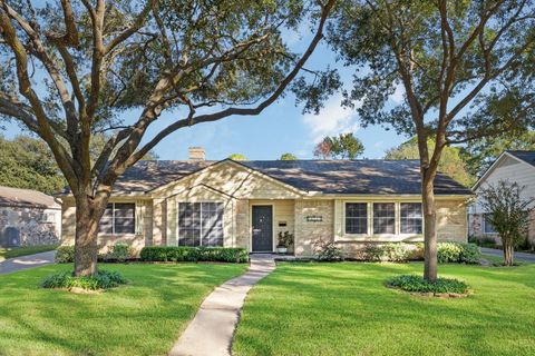Photo of 10614 Lynbrook Drive, Houston, TX 77042 (MLS # 51903467)