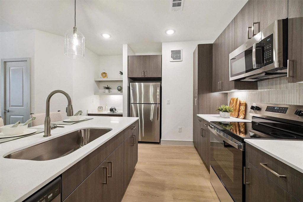 Photo of 13959 Hillcroft Ave #A1, Houston, TX 77085 (MLS # 15865239)