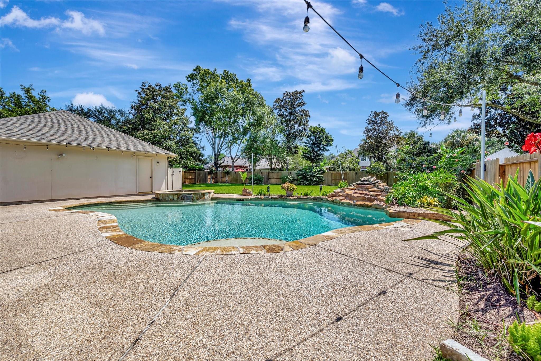 15518 Pinenut Bay Court