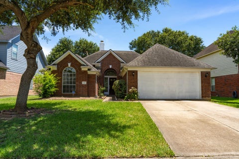 Photo of 15627 Rosewood Hill Court, Sugar Land, TX 77498 (MLS # 53943644)