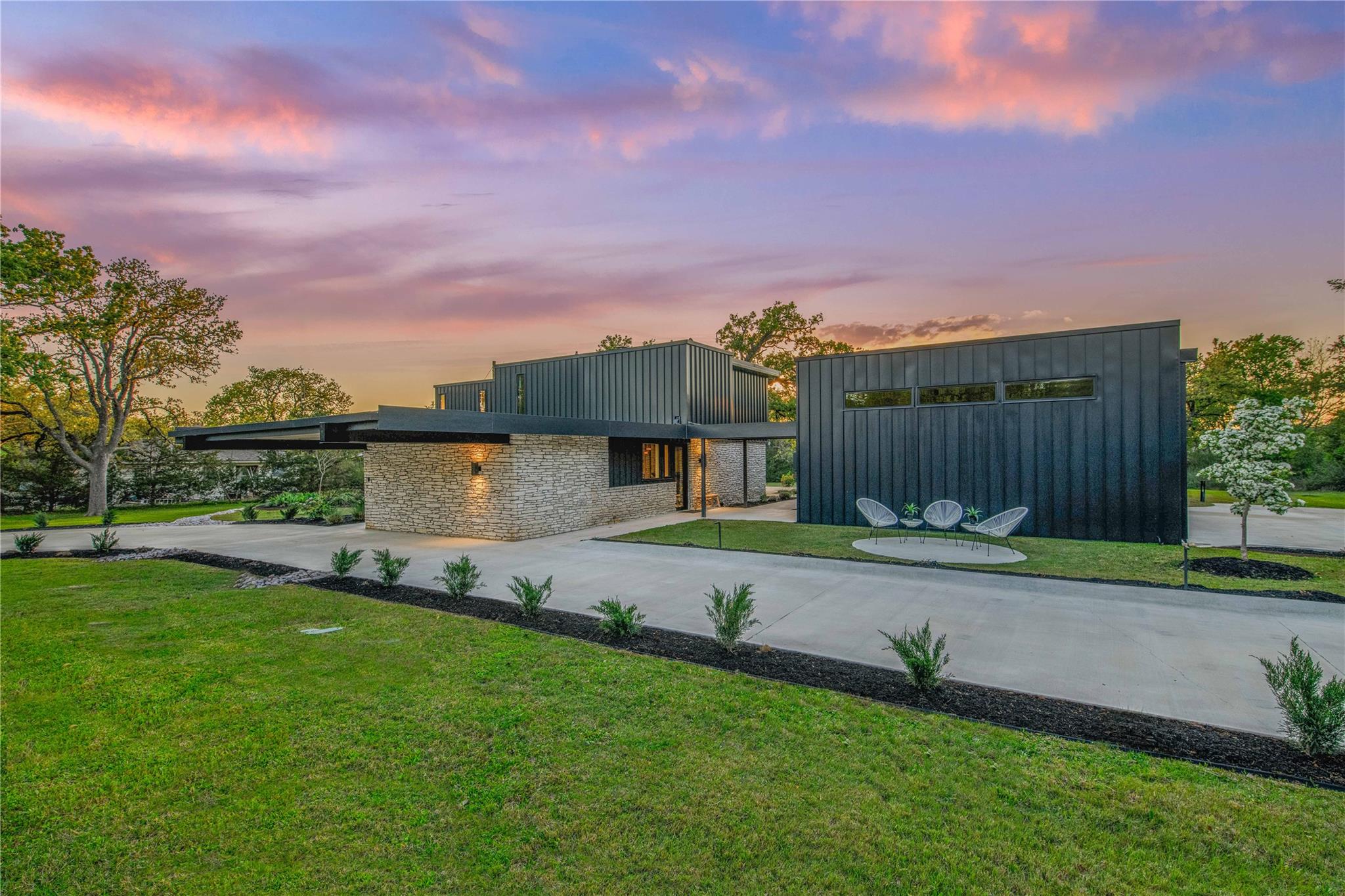 748 S Rosemary Drive