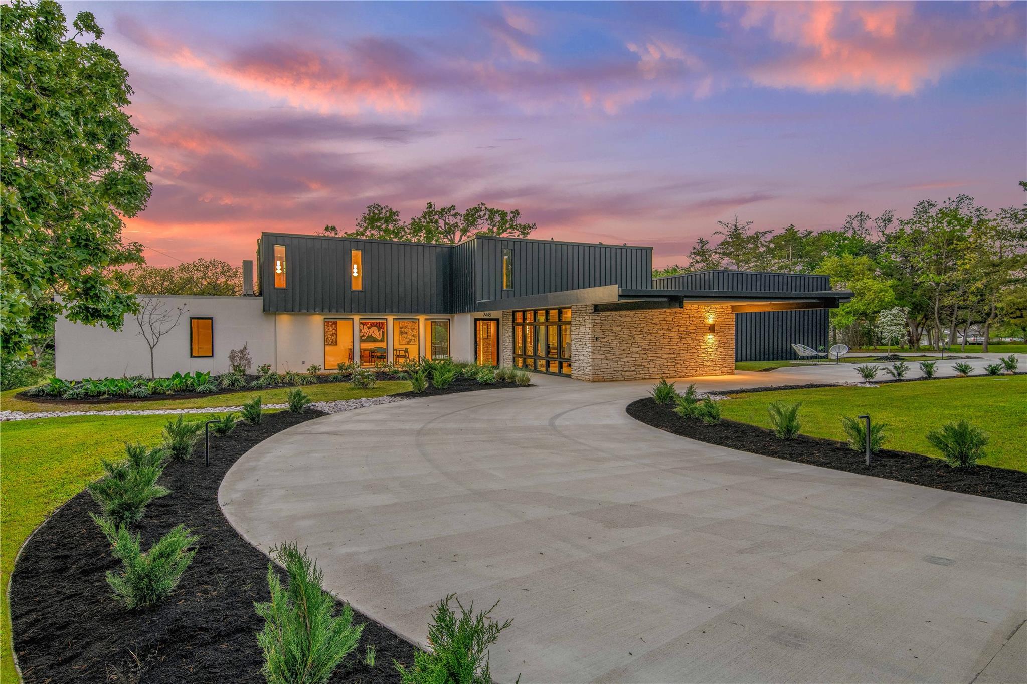 748 S Rosemary Drive