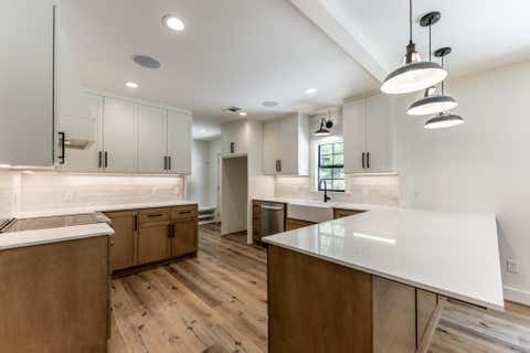 Photo of 2130 Avenue N 1/2, Huntsville, TX 77340 (MLS # 70121900)