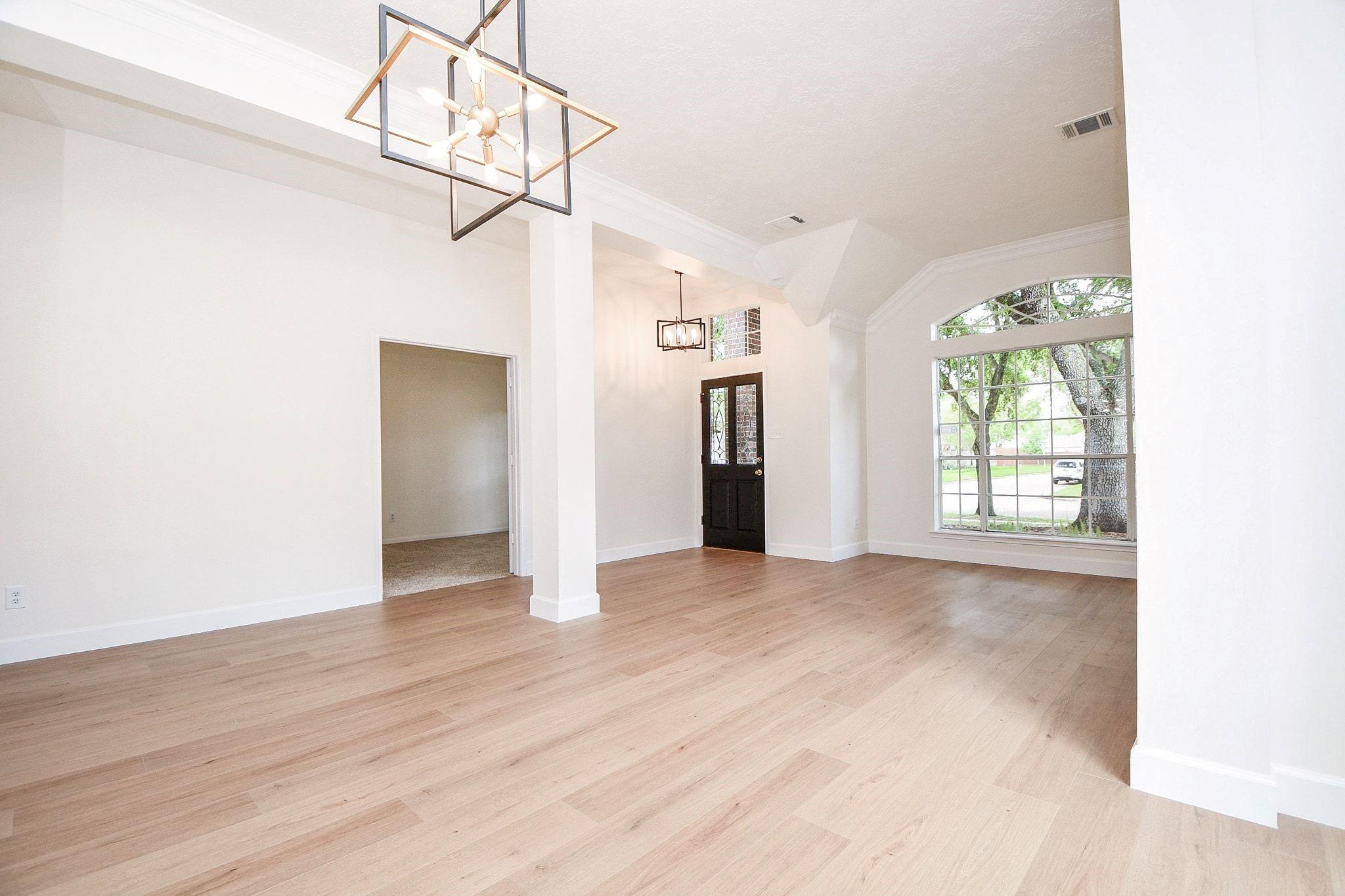 202 Knoll Forest Dr