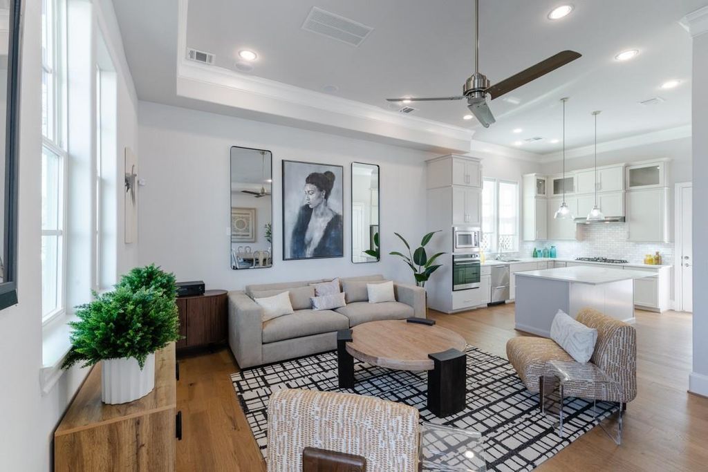 Photo of 11053 Chatterton Drive, Houston, TX 77043 (MLS # 11184122)