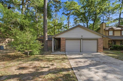 Photo of 29 S High Oaks Circle, Spring, TX 77380 (MLS # 87770253)