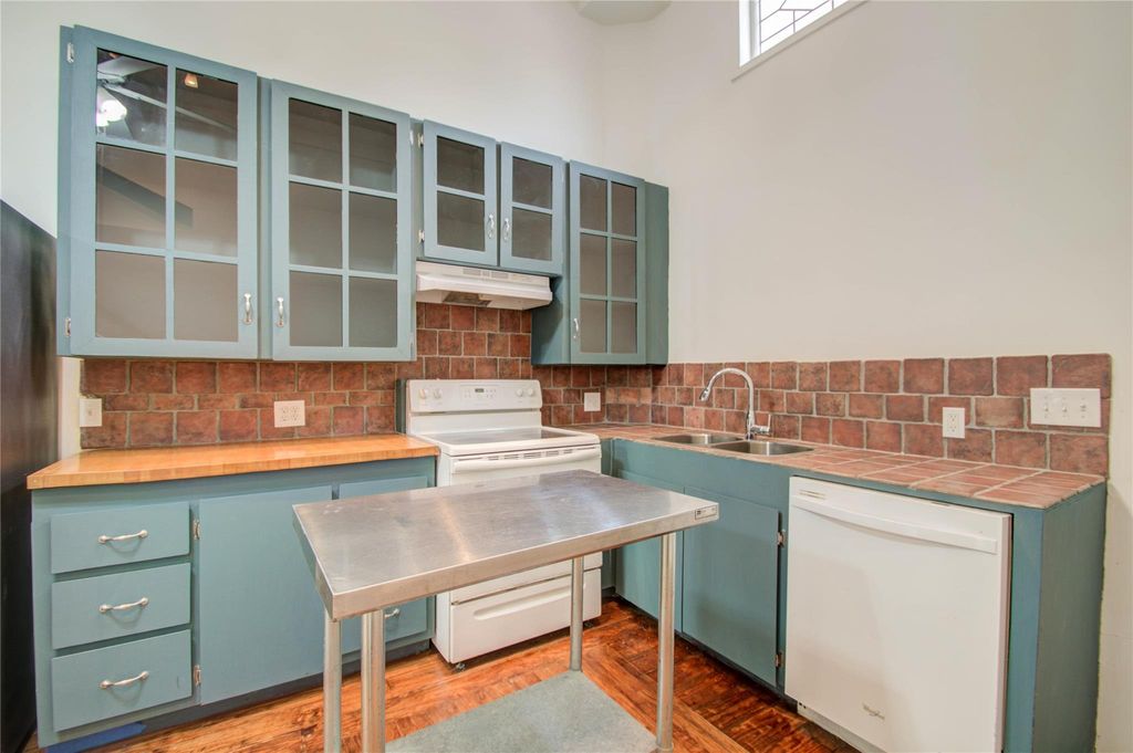 Photo of 5311 Palmetto Street #C, Houston, TX 77081 (MLS # 12613427)