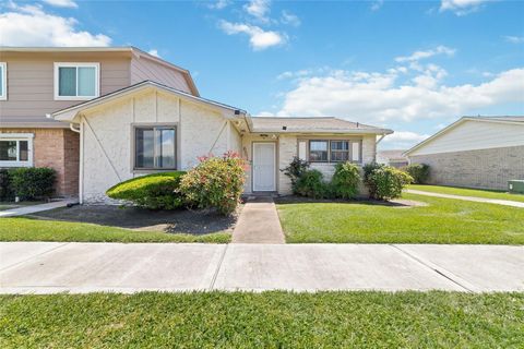 6517 S Briar Bayou Drive Houston TX 77072