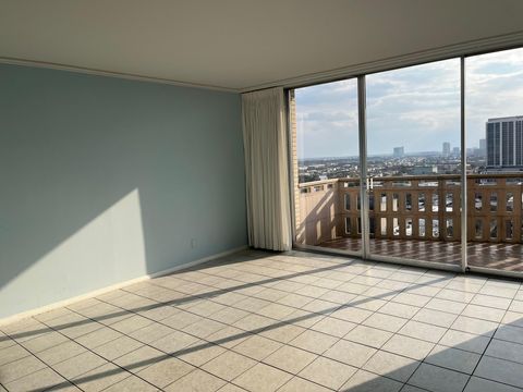 Tiny photo for 2016 Main Street #1814, Houston, TX 77002 (MLS # 97235902)