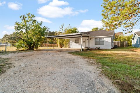 Photo of 711 N Wharton Street, El Campo, TX 77437 (MLS # 87058667)