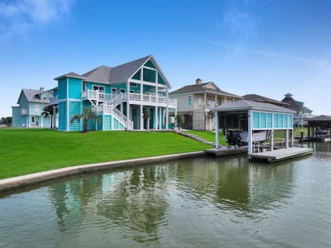 Photo of 2005 Laguna Harbor Cove Boulevard, Port Bolivar, TX 77650 (MLS # 75612341)