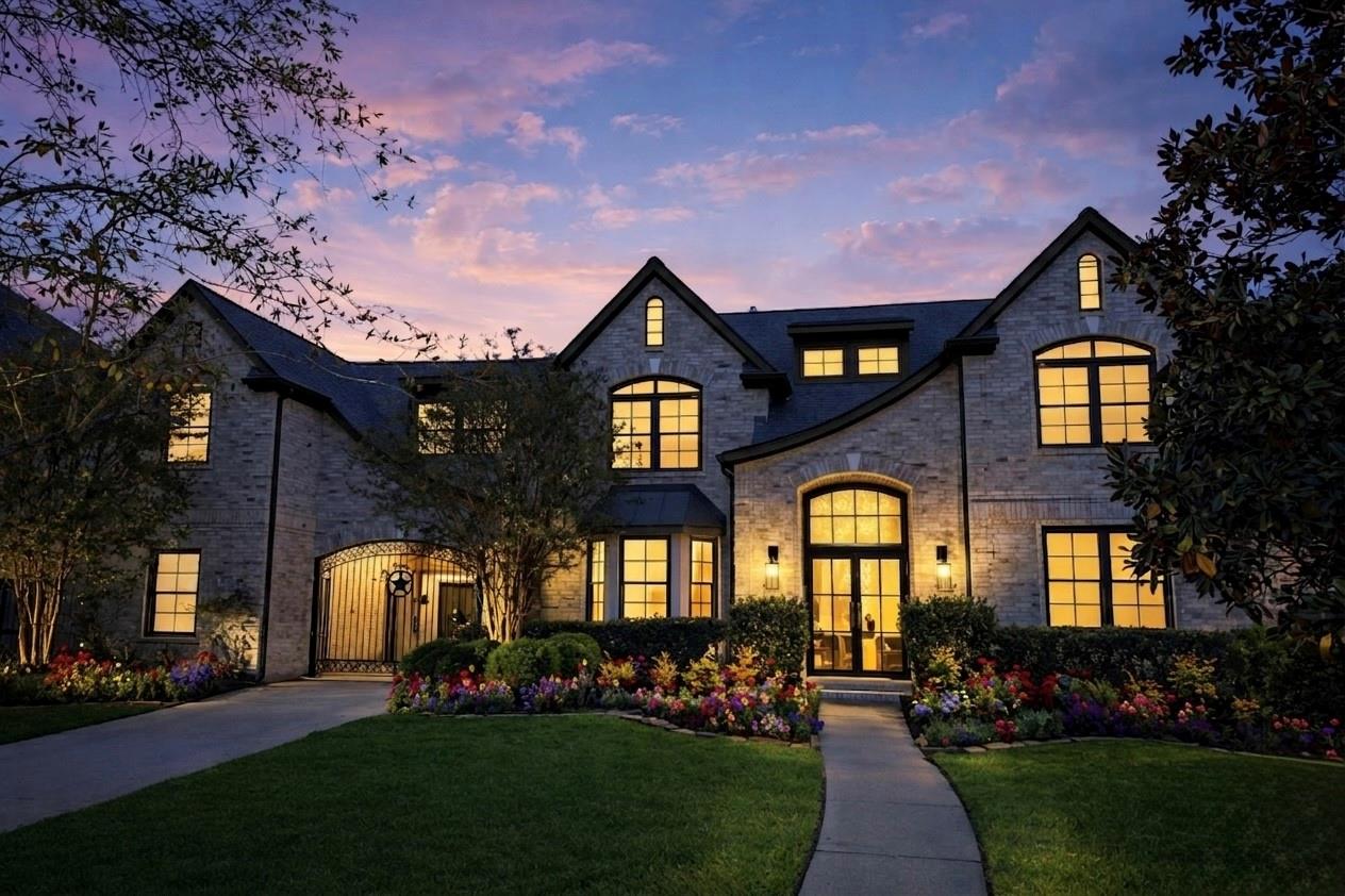 2811 Waters Lake Lane