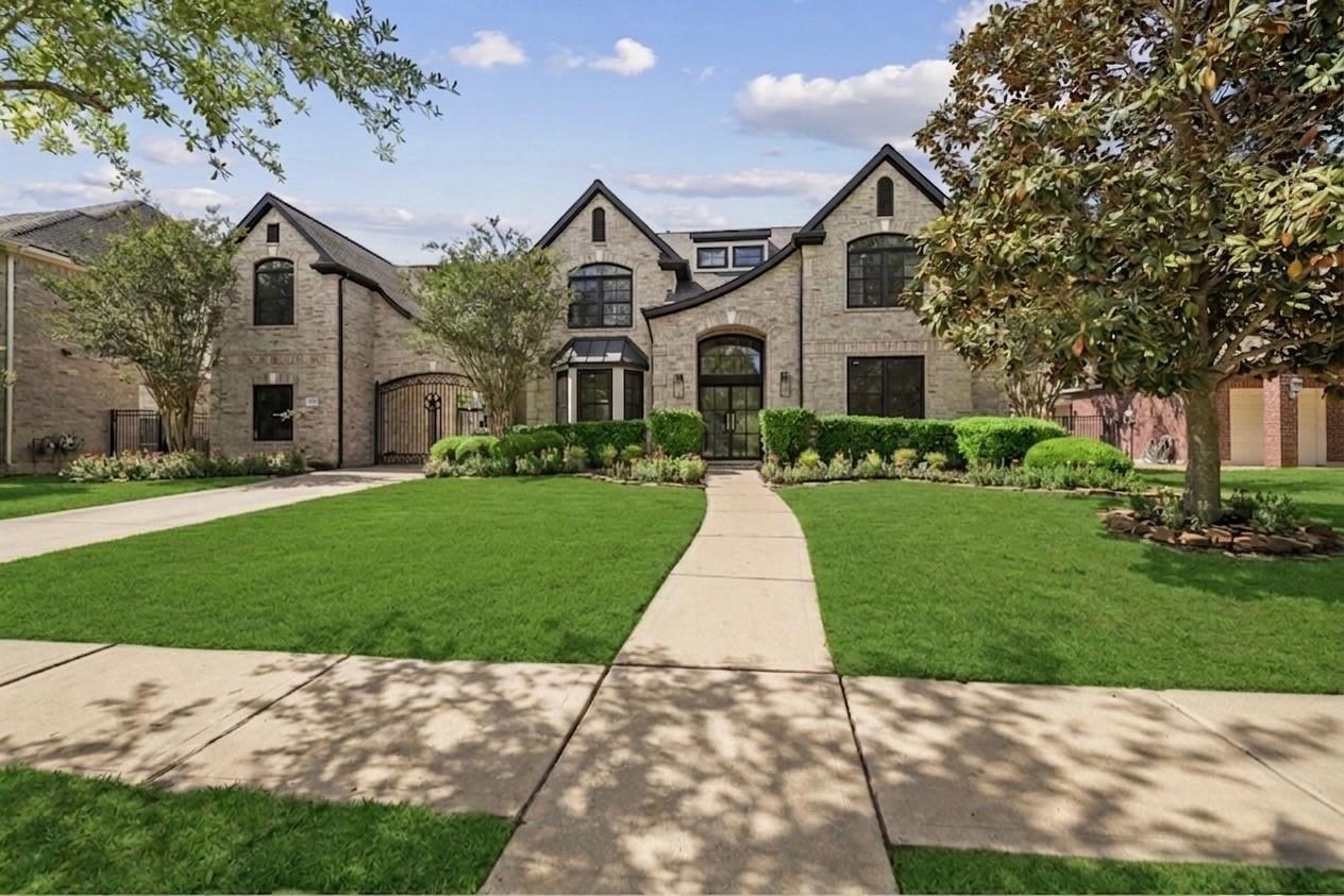 2811 Waters Lake Lane