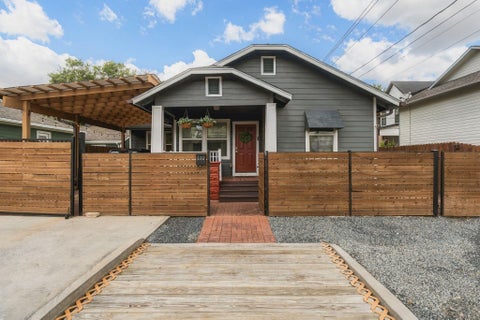 Photo of 614 Coronado Street, Houston, TX 77009 (MLS # 25538197)